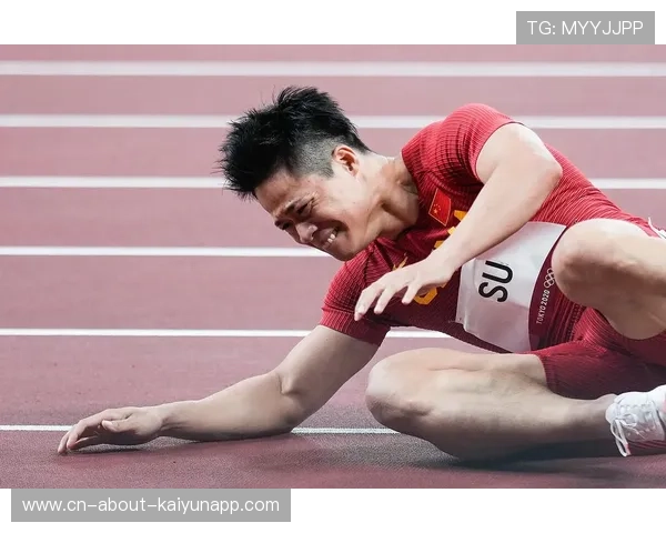 赛场“窝心”瞬间：运动员“相互鼓励”的感人画面