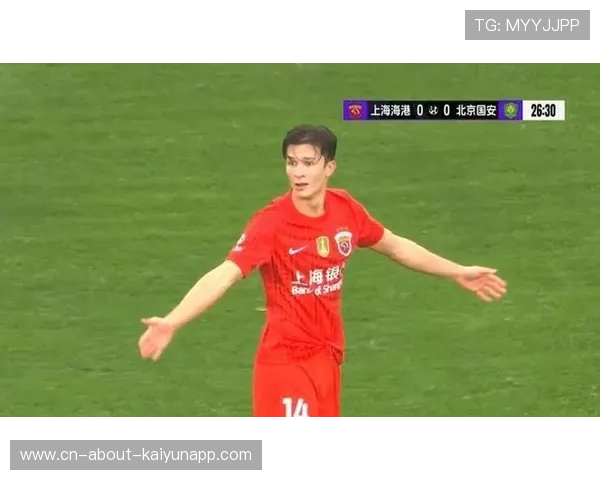 北京国安恩科洛洛近门柱抢点,甩头攻门擦梁而出 北京国安恩科洛洛近门柱抢点,甩头攻门擦梁而出